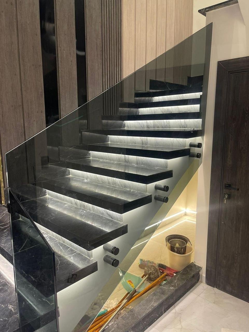 هاندريل ياسيين للزجاج